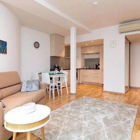 Central Cozy With Parking * Ταλίν