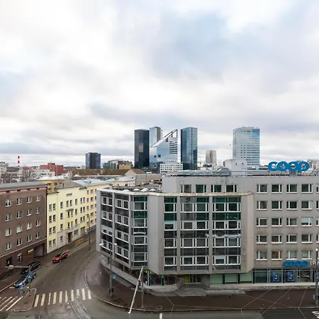 Central Cozy With Parking Ταλίν